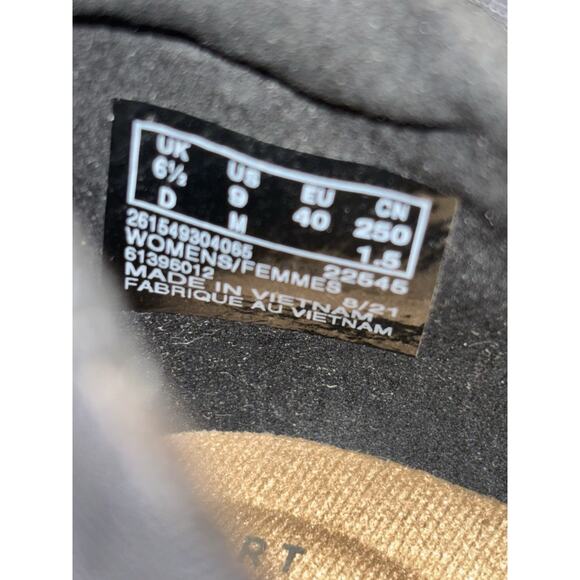 Collection by Clarks Ultimate Comfort Shoes Sz 9M Black Slip On Side Designs - Picture 9 of 11